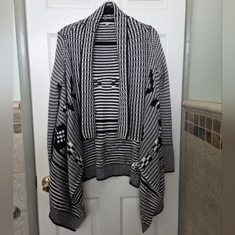 Gap Striped Southwestern Design Black and White Cardigan Cabincore Boho Med.Tall - Picture 2 of 10